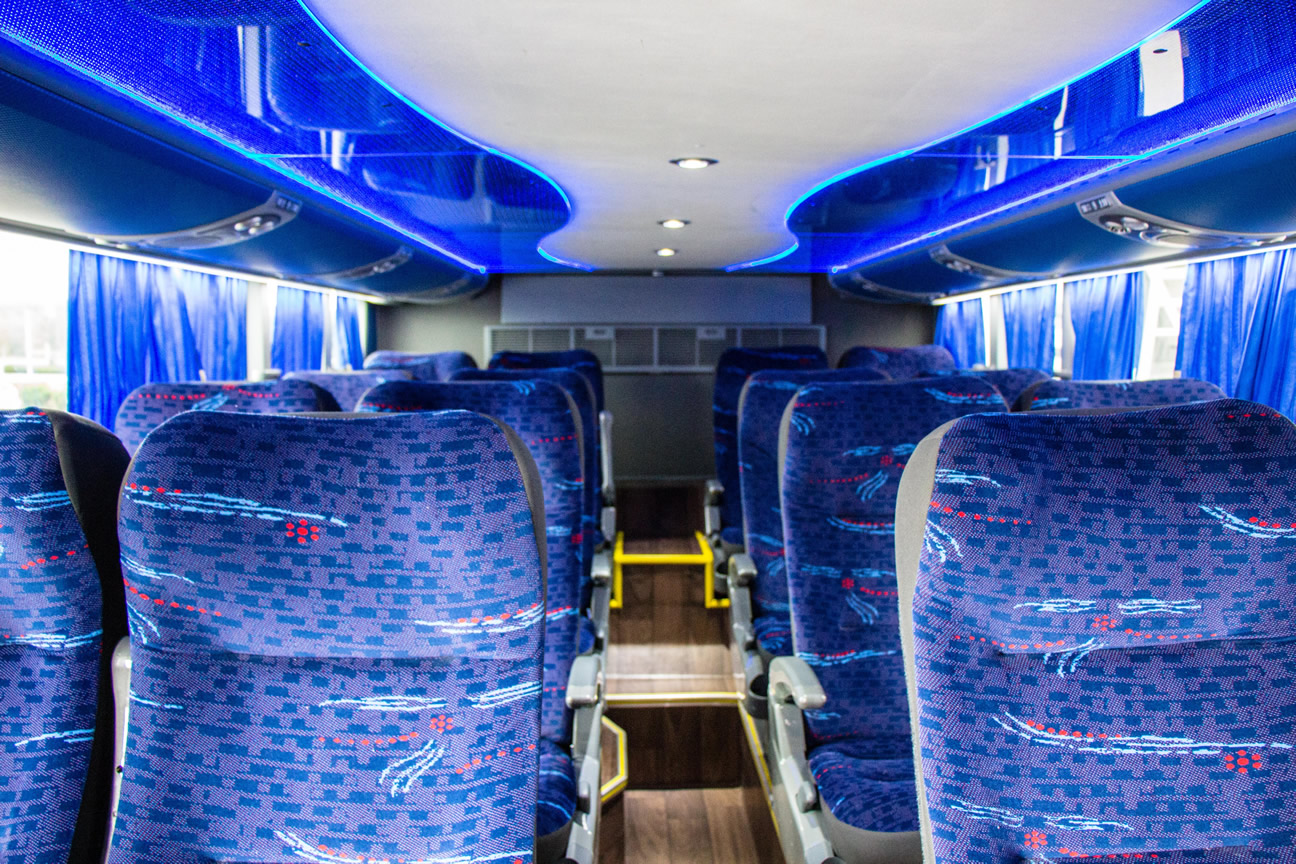 contratar autobuses de 2 pisos para viajes de escuelas